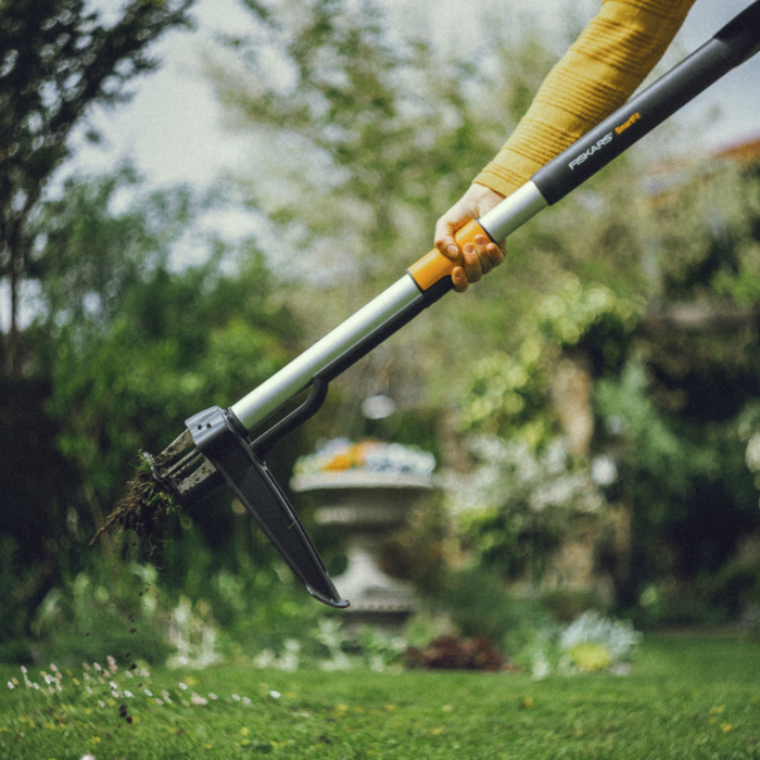 139960 1020125_Fiskars SmartFit umbrohu napsik_1
