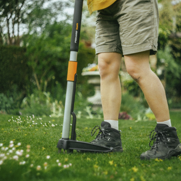 139960 1020125_Fiskars SmartFit umbrohu napsik_1