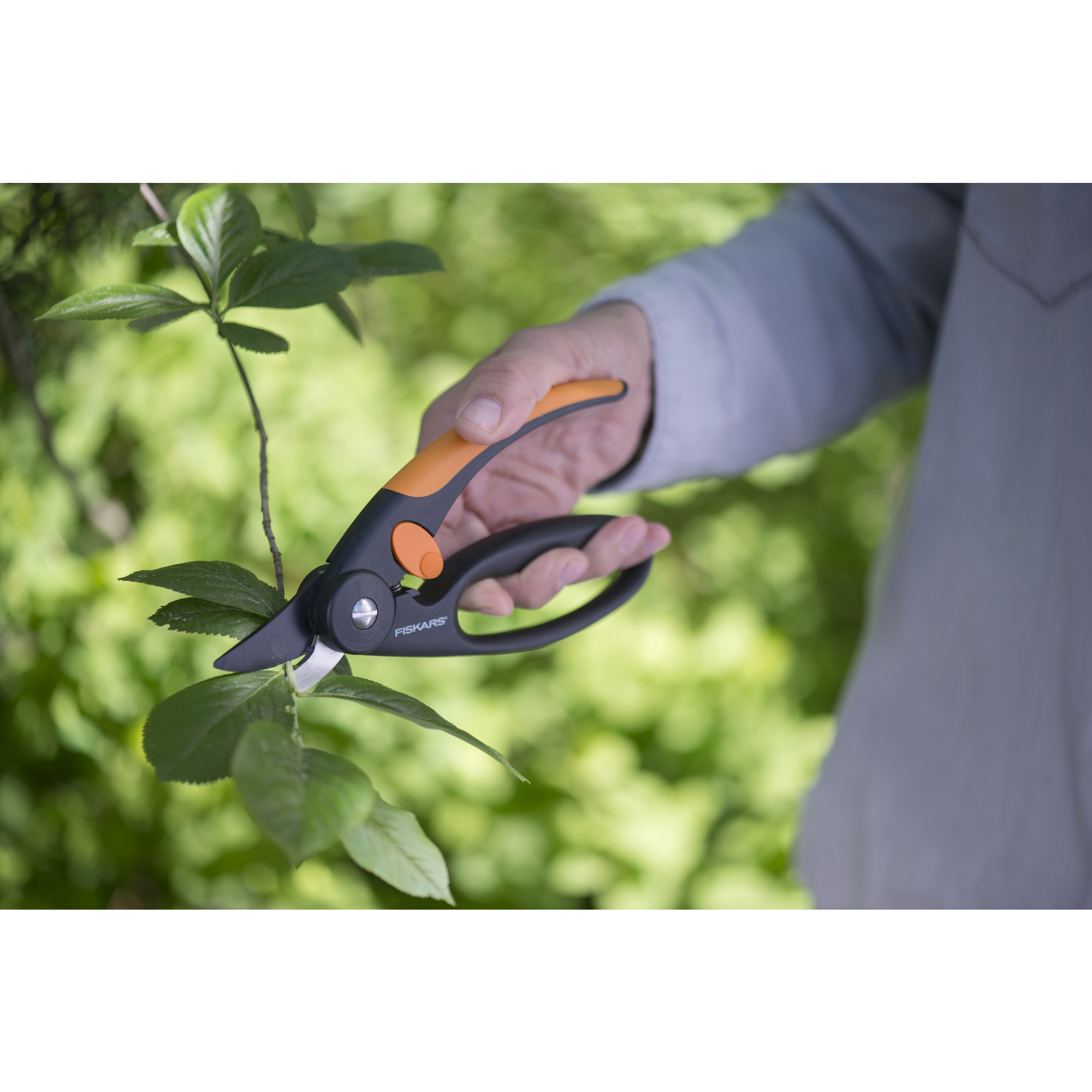 F-111440 1001534_Fiskars Fingerloop oksakäärid_P44_1