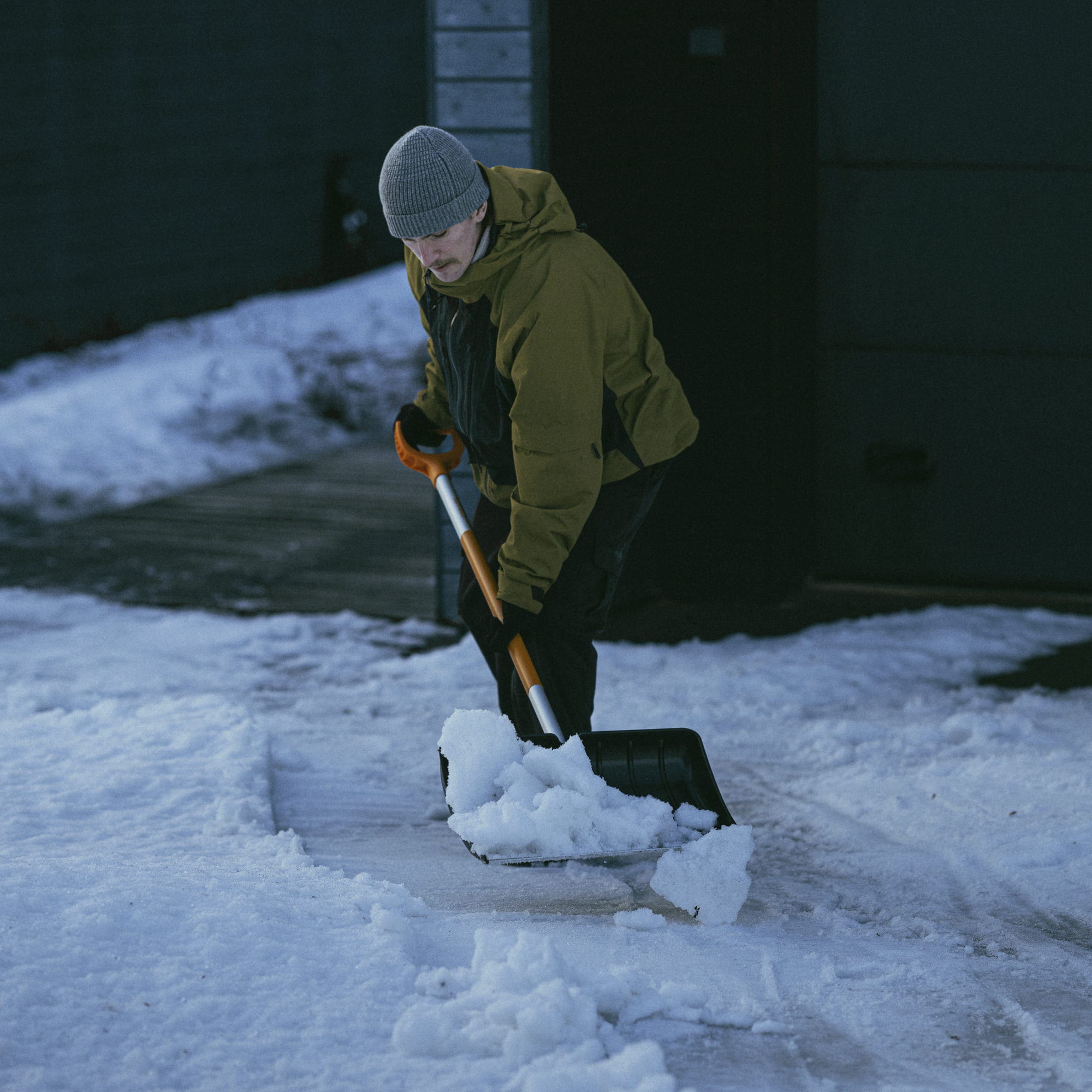 F-141045 1062828_Fiskars SnowXpert Plus lumelaud