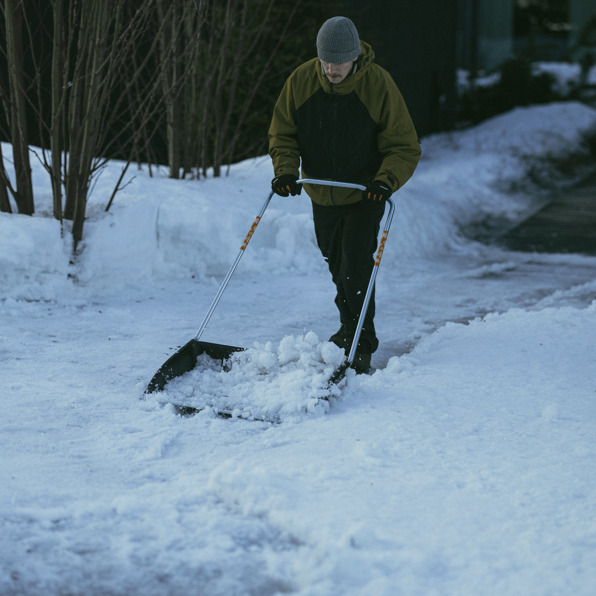 F-143021 1003470_Fiskars_Plus_SnowXpert lumesahk_